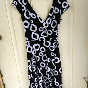 London times black and white size 6 dress